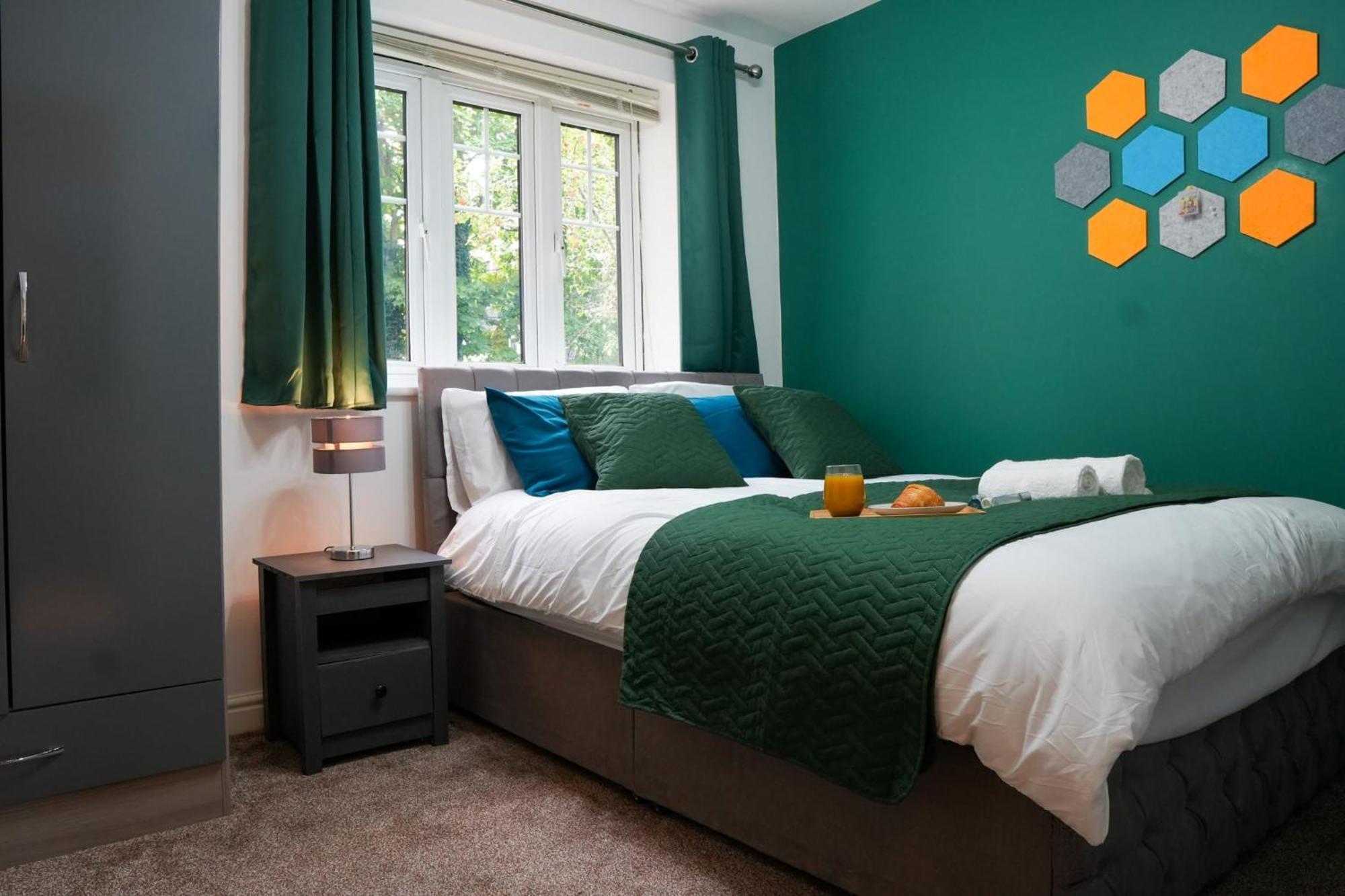 Whole 2-Bed Apartment - Contractors, Professionals, Ulez Free, Free Parking, B'Ham City 10Mins バーミンガム エクステリア 写真
