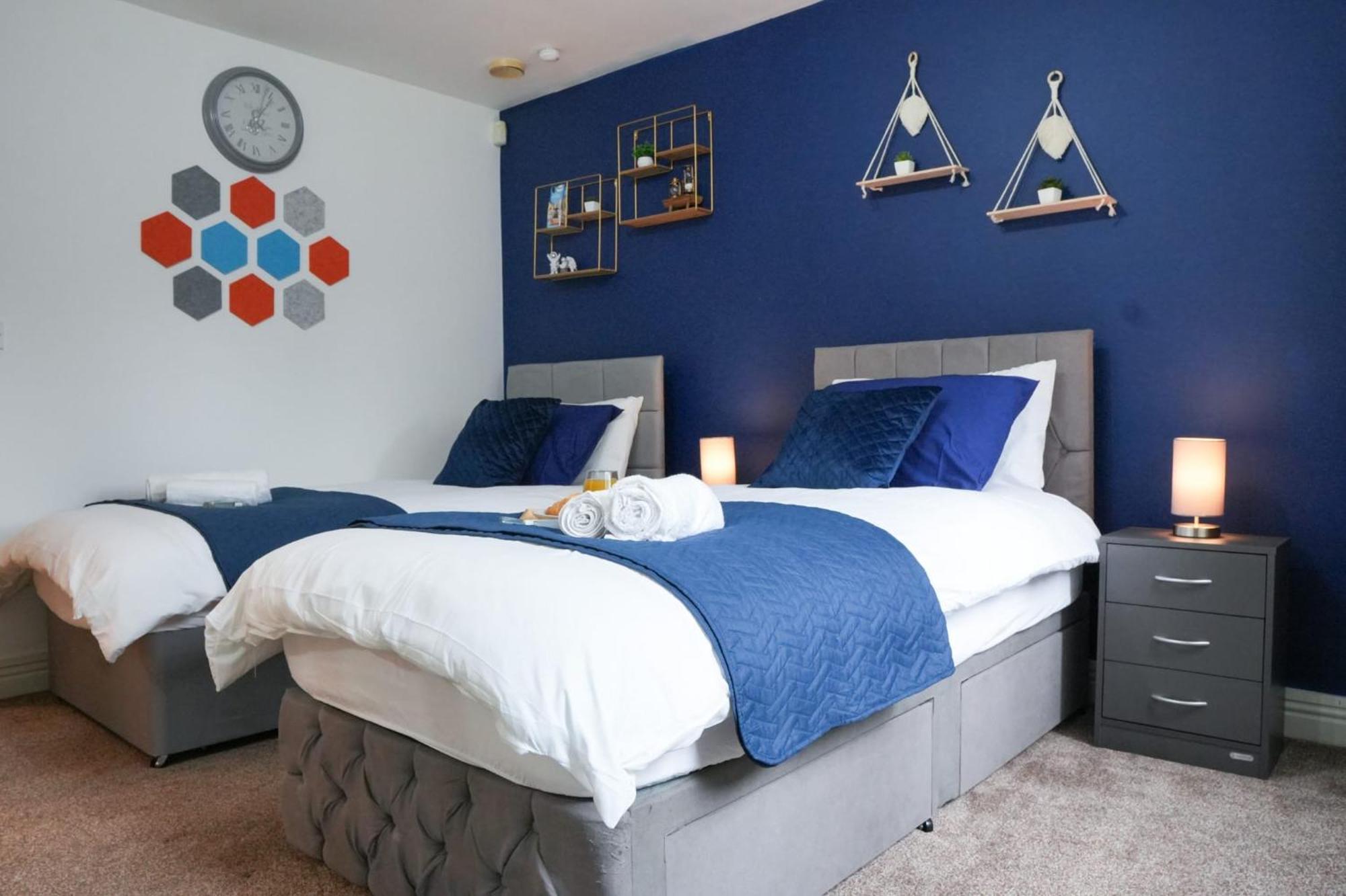 Whole 2-Bed Apartment - Contractors, Professionals, Ulez Free, Free Parking, B'Ham City 10Mins バーミンガム エクステリア 写真