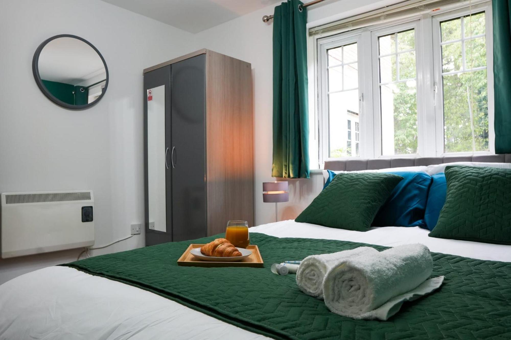 Whole 2-Bed Apartment - Contractors, Professionals, Ulez Free, Free Parking, B'Ham City 10Mins バーミンガム エクステリア 写真